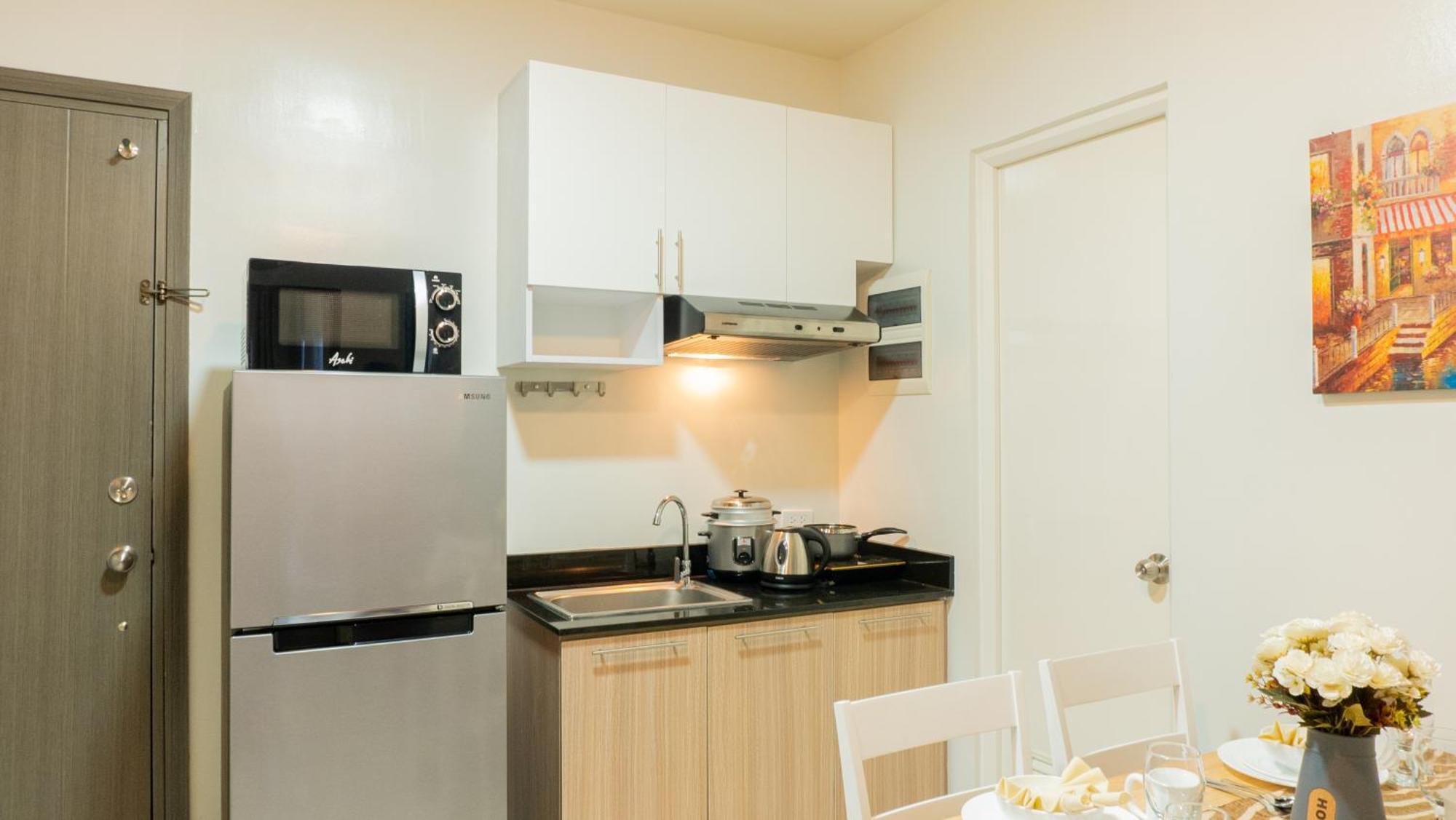 Palawan Modern Living In A Thoughtfully Designed Staycation Near Airport - B1 5Kunzite Puerto Princesa Eksteriør billede